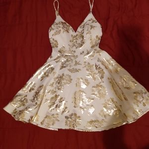 Gorgeous dress with gold flower print
